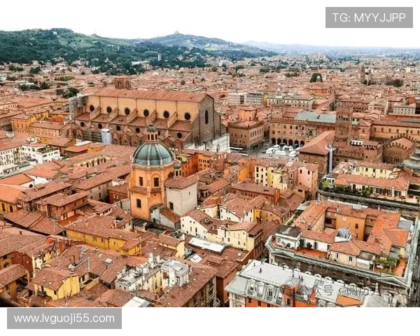 博洛尼亚直播：探索意大利古城的历史与美食之旅